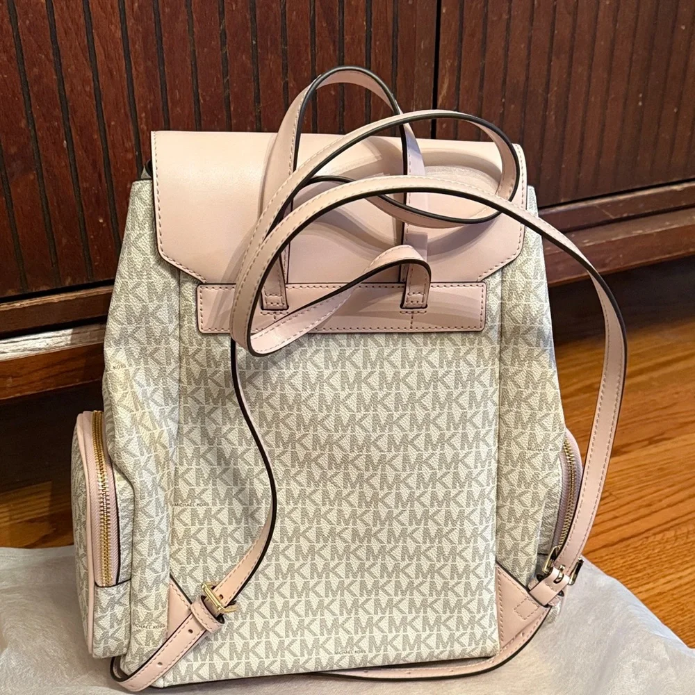 Michael Kors Blush and Cream Jet Set Logo Backpack NWT - Picture 2 of 4